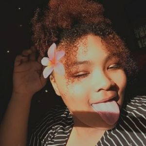 Meet your Posher, Shania